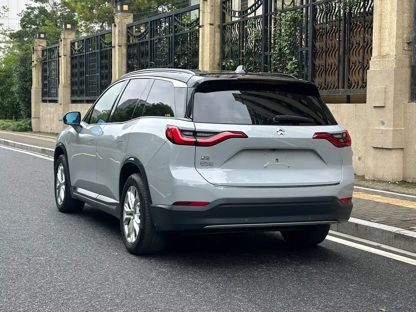 NIO ES8 2019 2018 355KM Standard 6-Seater