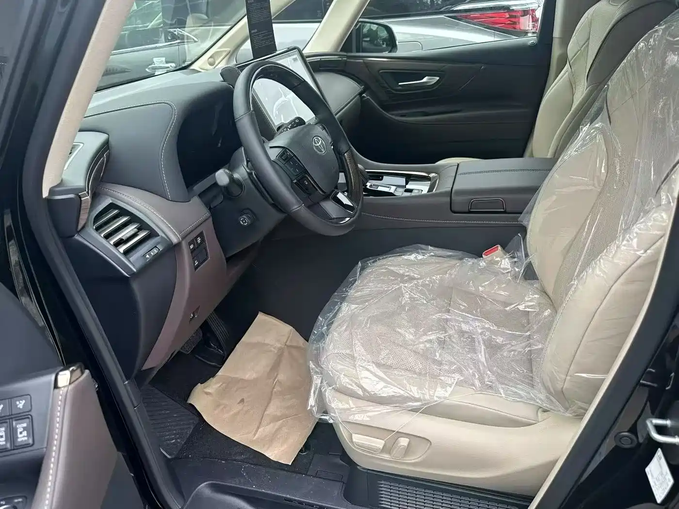 Toyota Alphard 2024 Hybrid 2.5L Ultimate Enjoyment Edition фото 10