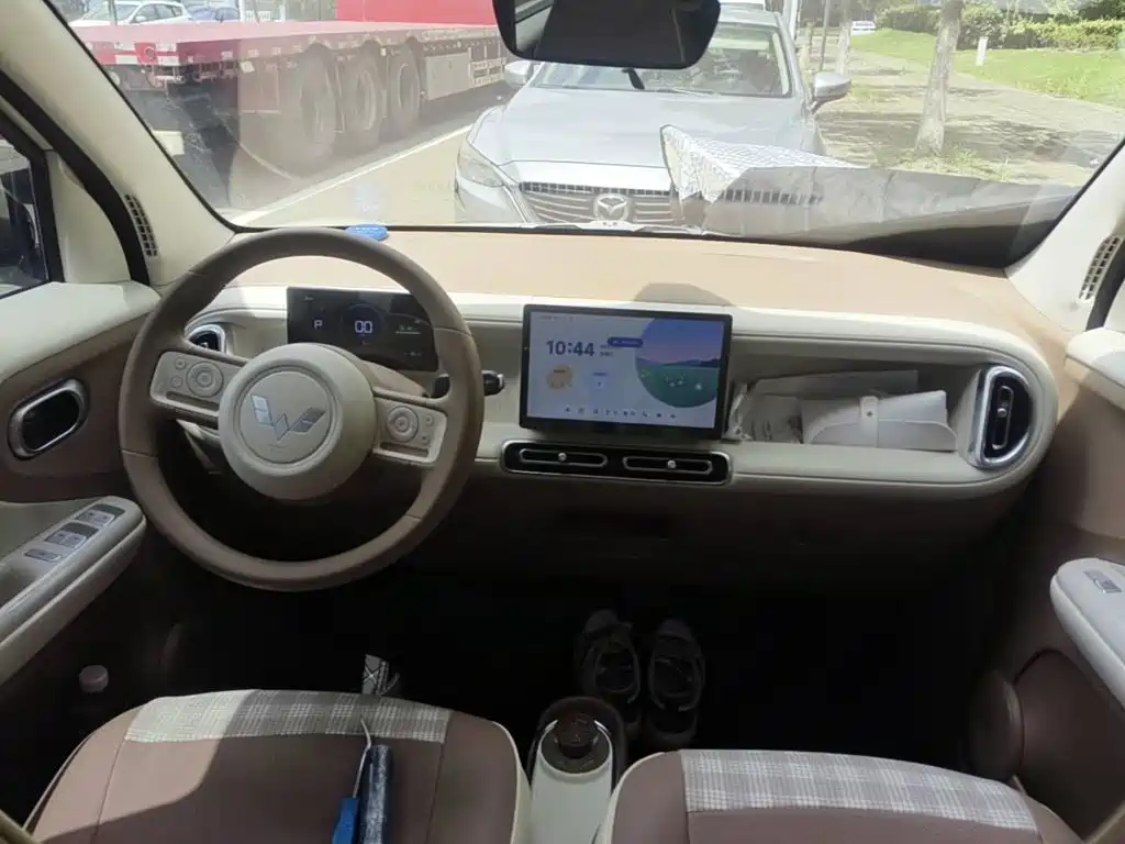 Wuling Motors Hongguang MINIEV 2026 2026 Model Four-Door High-End Edition