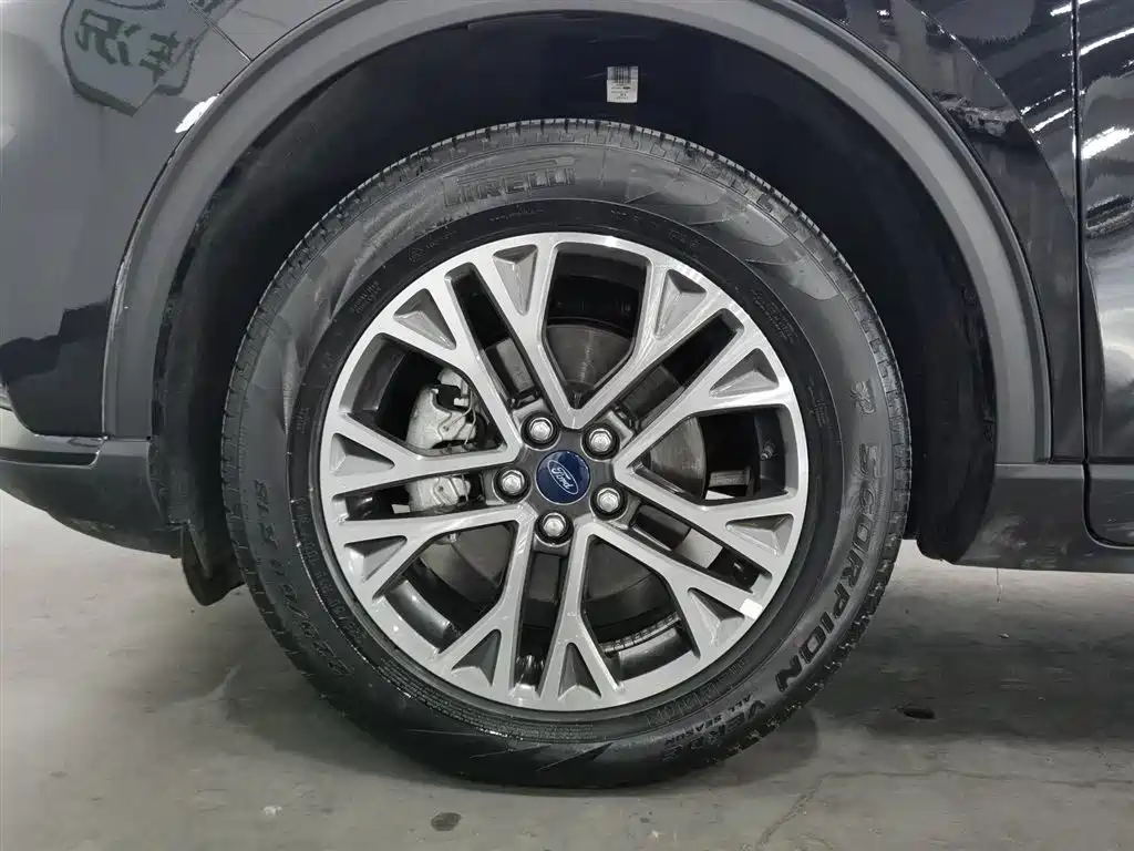 FORD RUIJI