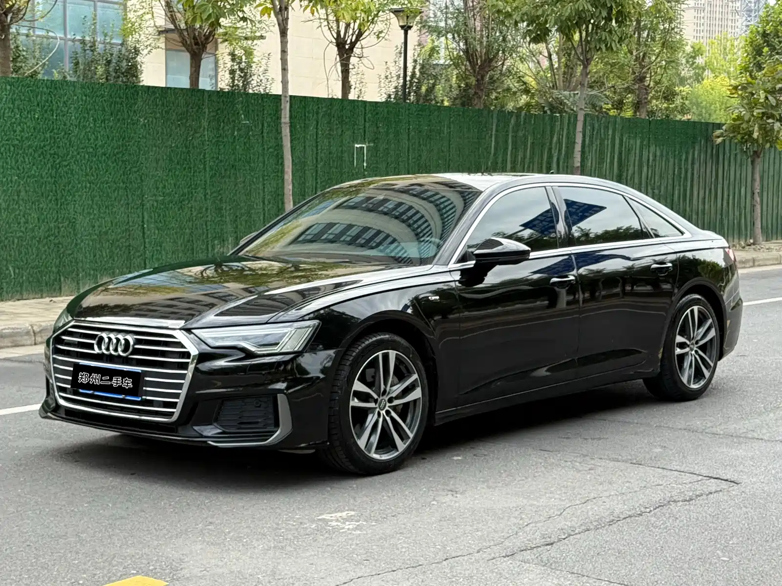 Фото 1 - Audi A6L