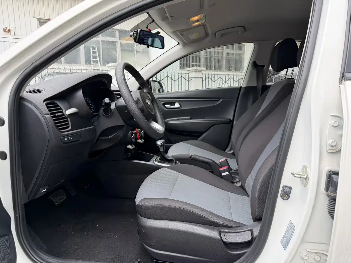 KIA K2