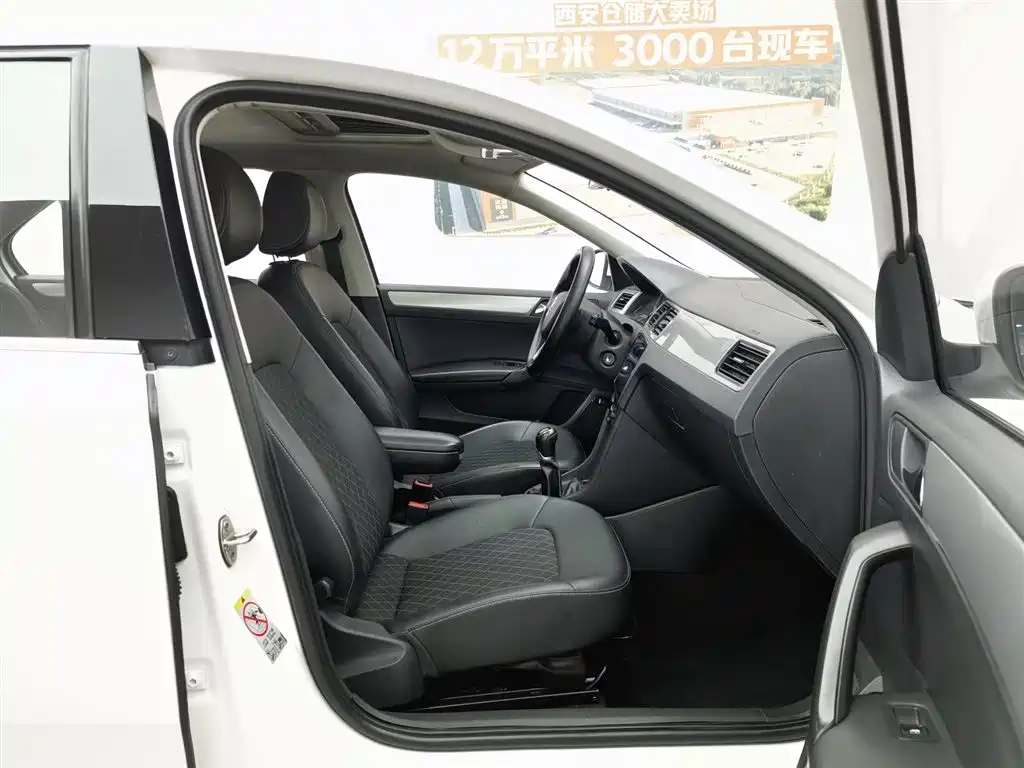 Škoda Rapid 2018 1.6L Manual Comfort Edition фото 23