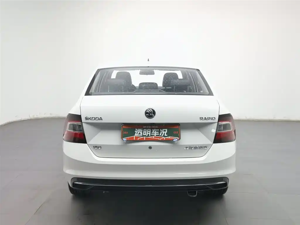 Škoda Rapid 2018 1.6L Manual Comfort Edition фото 4