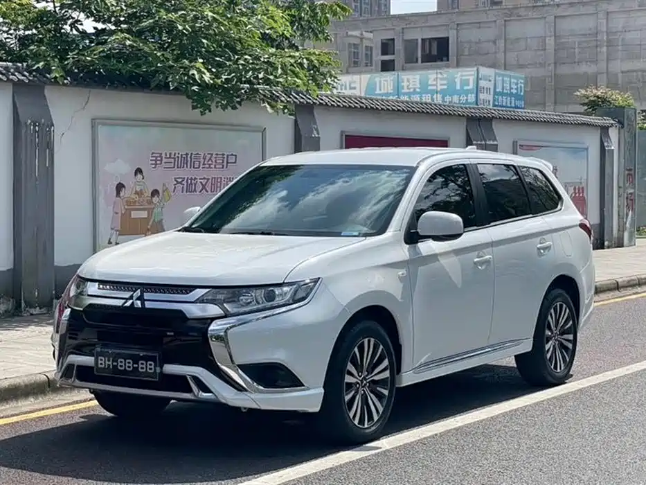 Mitsubishi Outlander 2021 Facelift 2.0L 2WD Comfort Edition 5-Seater