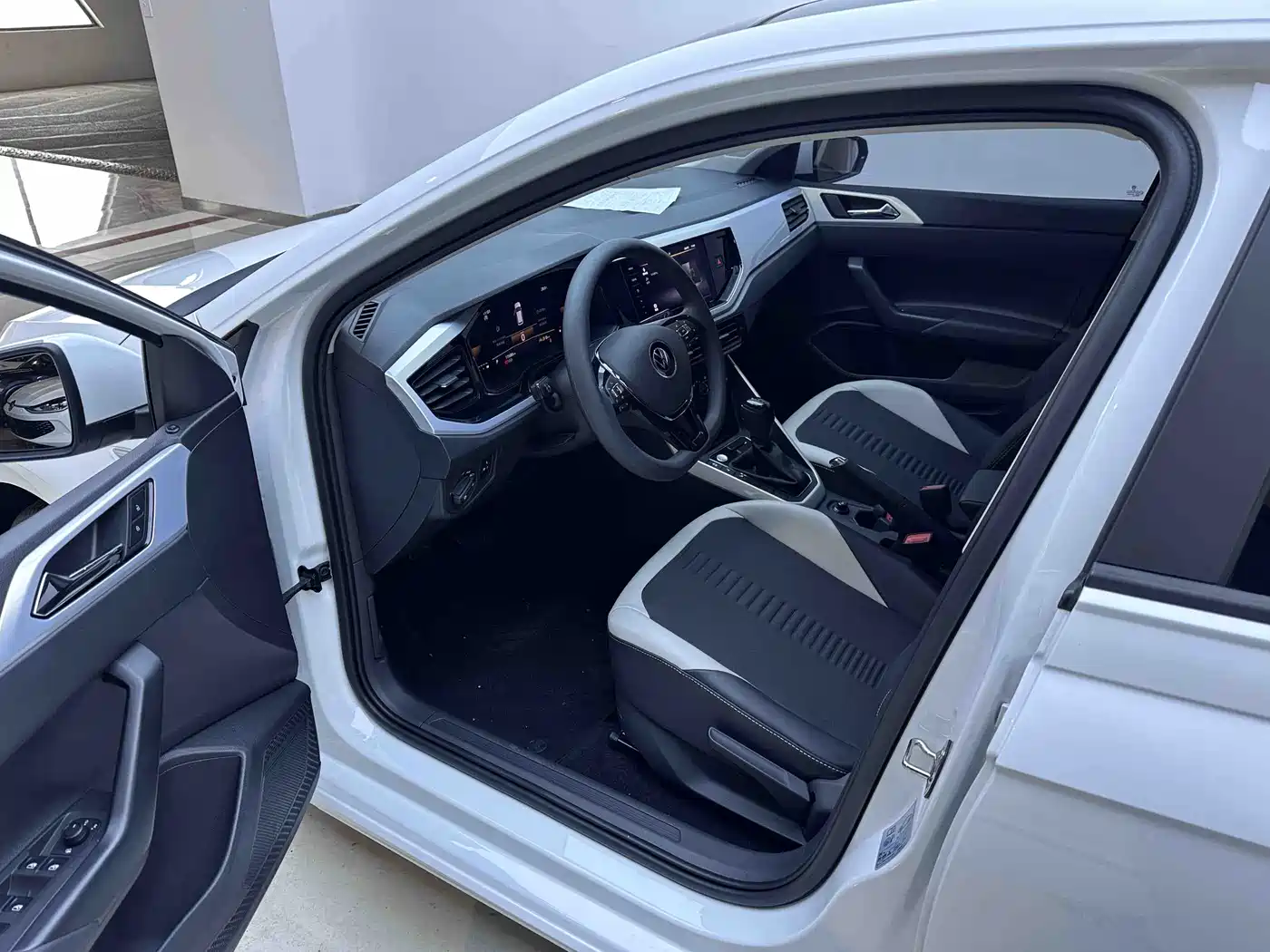 Volkswagen Polo 2023 2023 Plus 1.5L Automatic Colorful Tech Edition