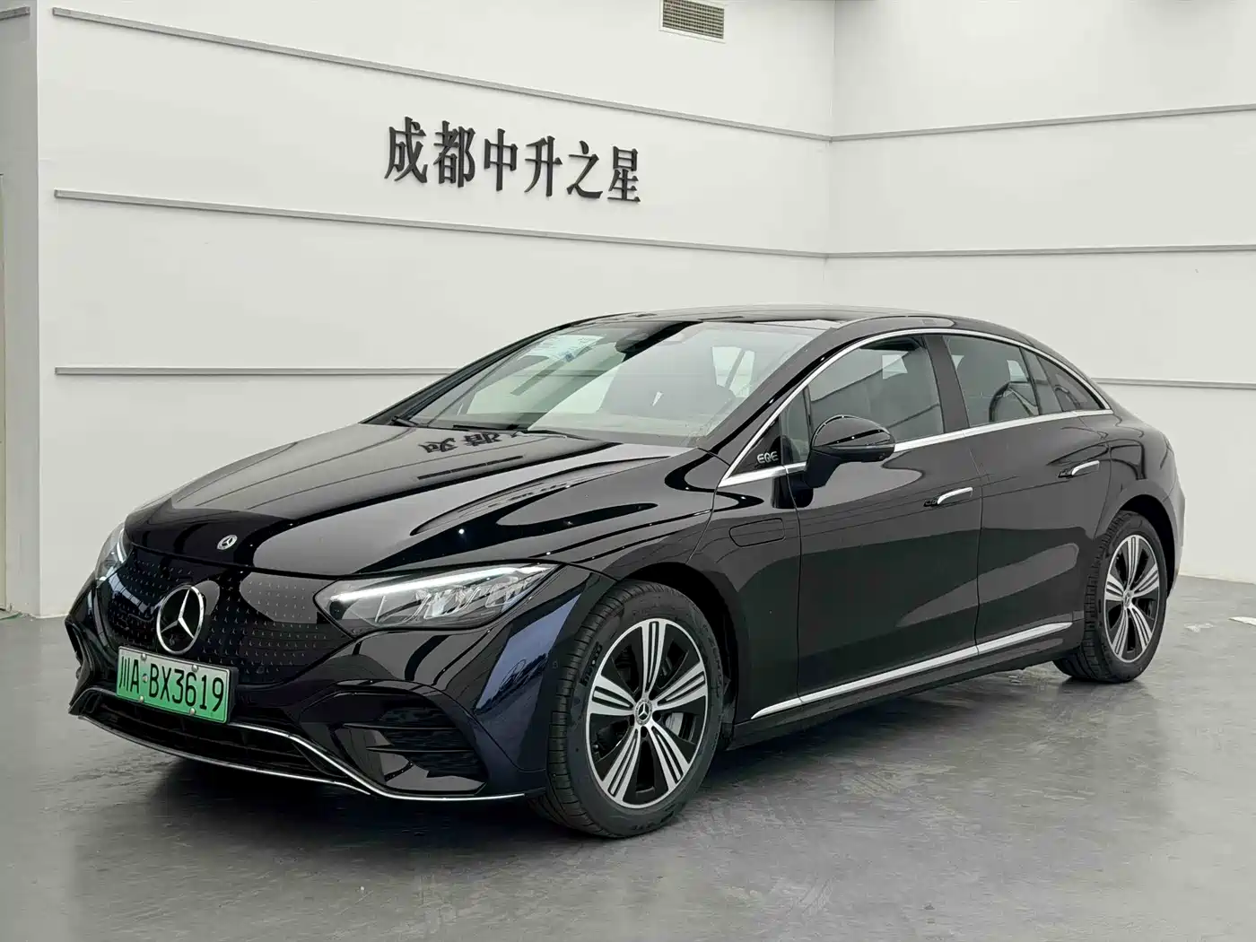 Mercedes-Benz EQE 2025 Model 500 4MATIC Luxury Edition