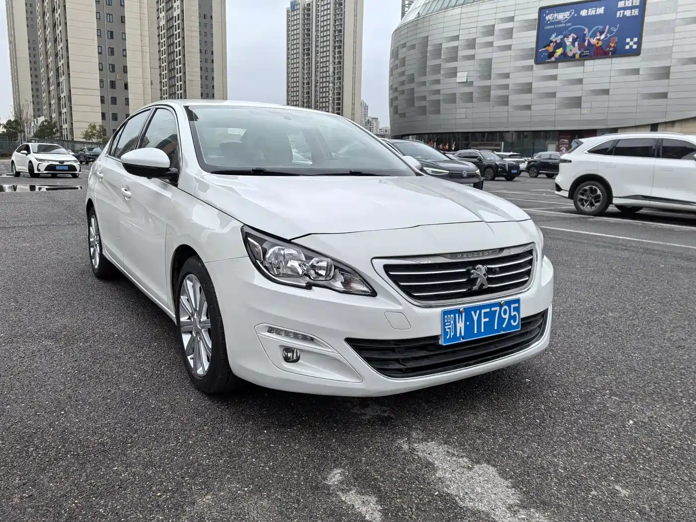 Peugeot 408 2016 1.6T Automatic Luxury Edition фото 7