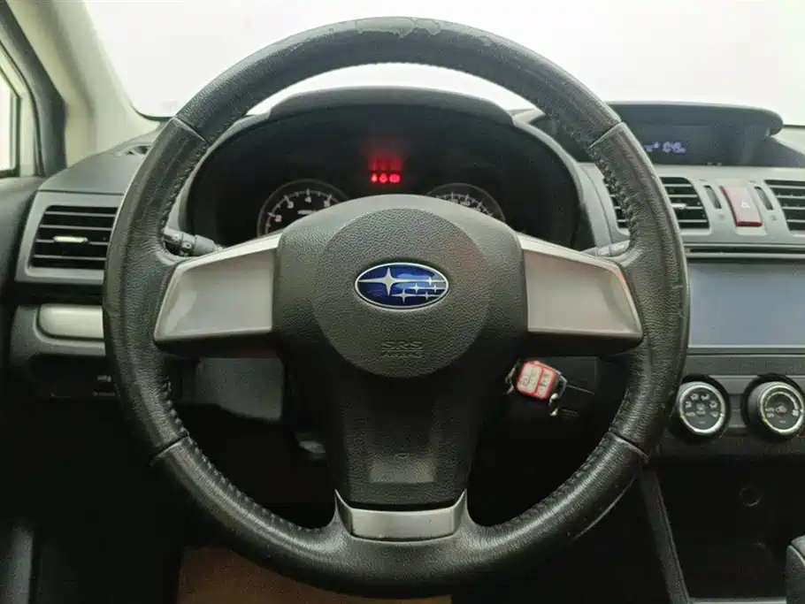 Subaru XV 2014 2.0i Comfort фото 15