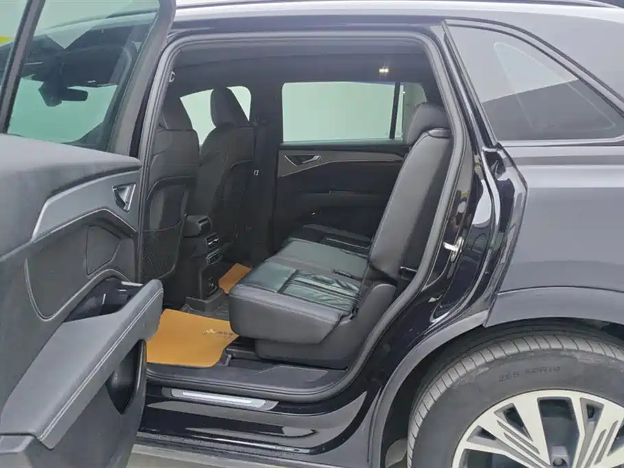 Audi Q5 e-tron 2023 40 e-tron Shining Edition Mecha Package фото 11