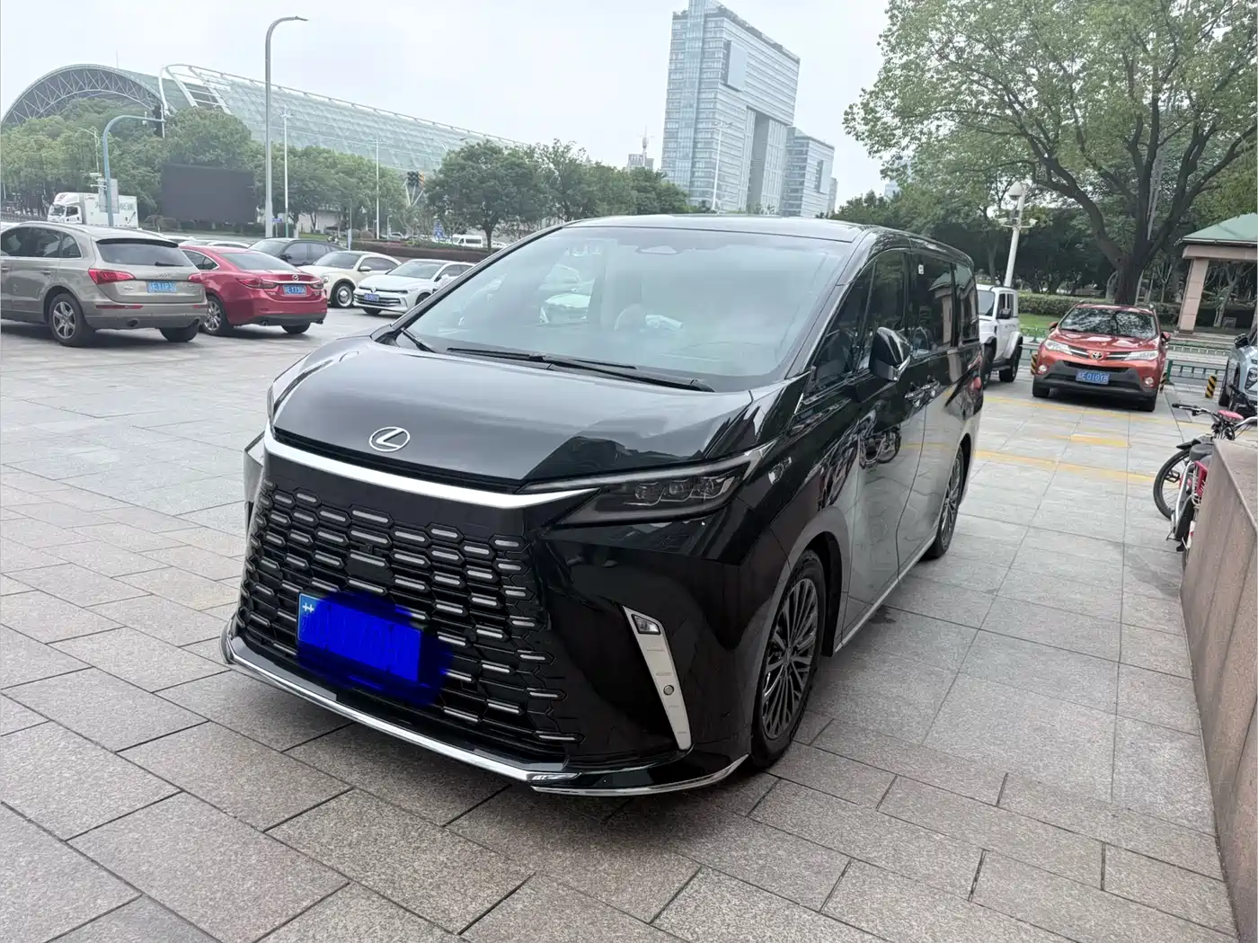 Lexus LM 2023 350h 7-Seater Elegance Edition
