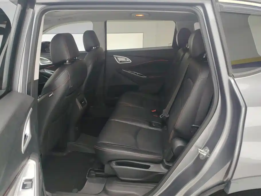 Chevrolet Volando 2018 Redline 530T Auto Premium Edition (5+2 seater) China V фото 11