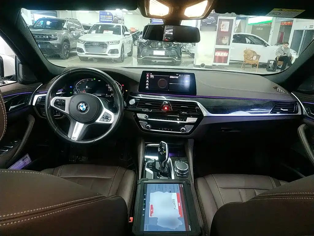 BMW 5 Series 2020 525Li M Sport Package фото 10