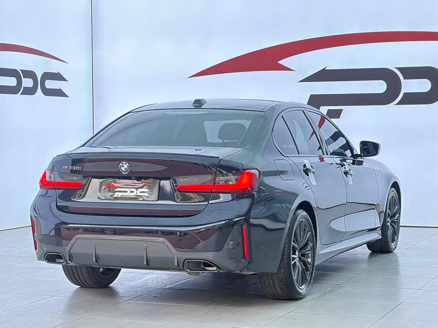 BMW 3 Series 2024 330i M Sport Shadowline Package фото 17
