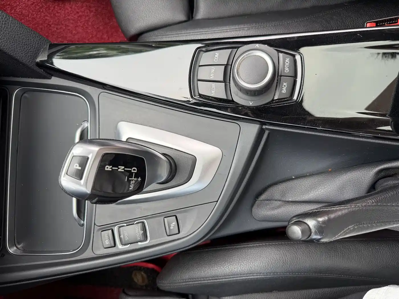 BMW 3 Series 2018 318Li фото 14