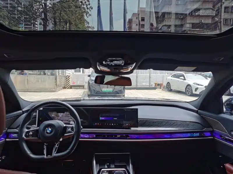 BMW 7-SERIES