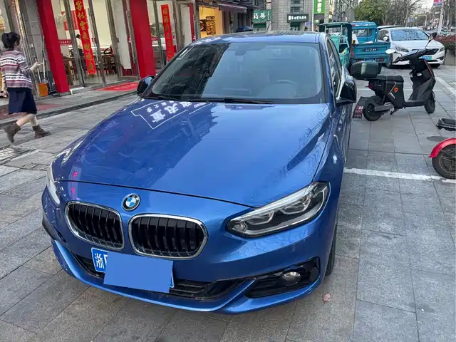 BMW 1 SERIES