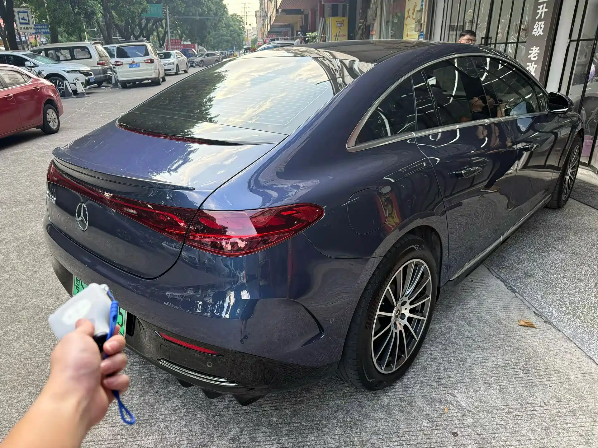 Фото 6 - Mercedes-Benz EQE