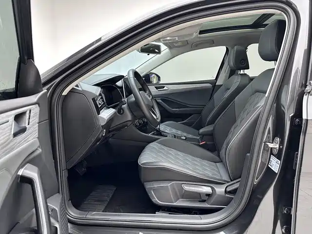 Volkswagen Sagitar 2024 300TSI DSG Surpass Edition фото 17