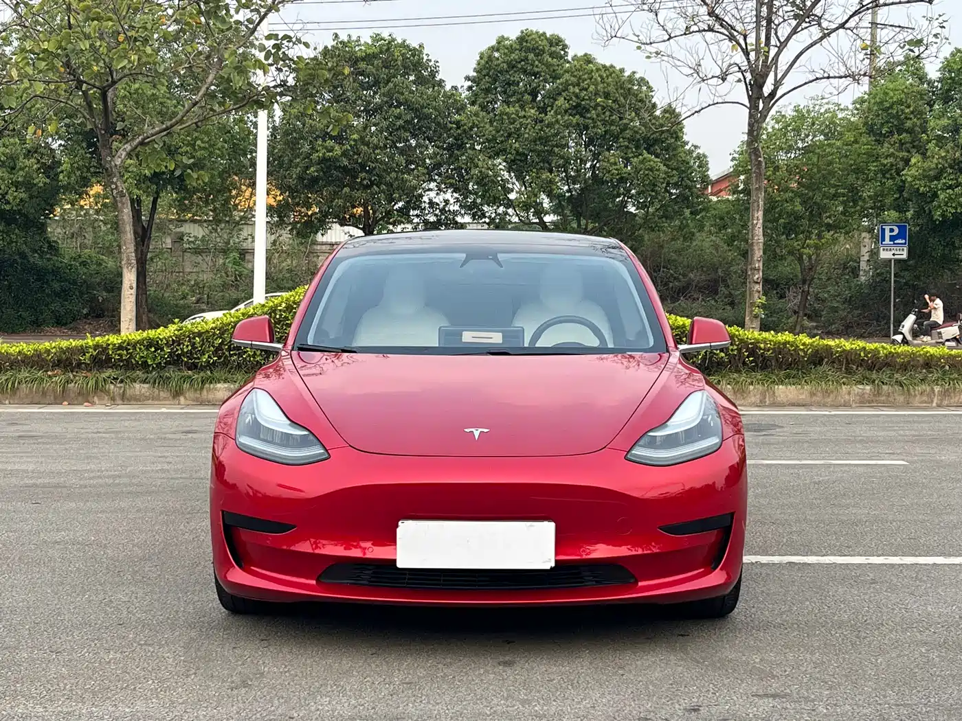 TESLA MODEL 3