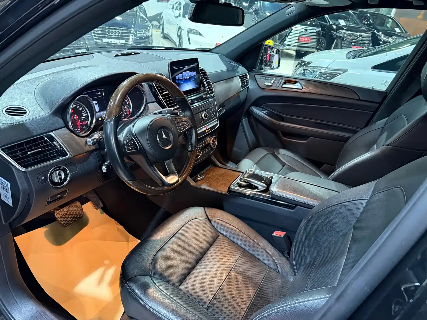 Mercedes-Benz GLS 2018 Facelift GLS 400 4MATIC Luxury фото 10