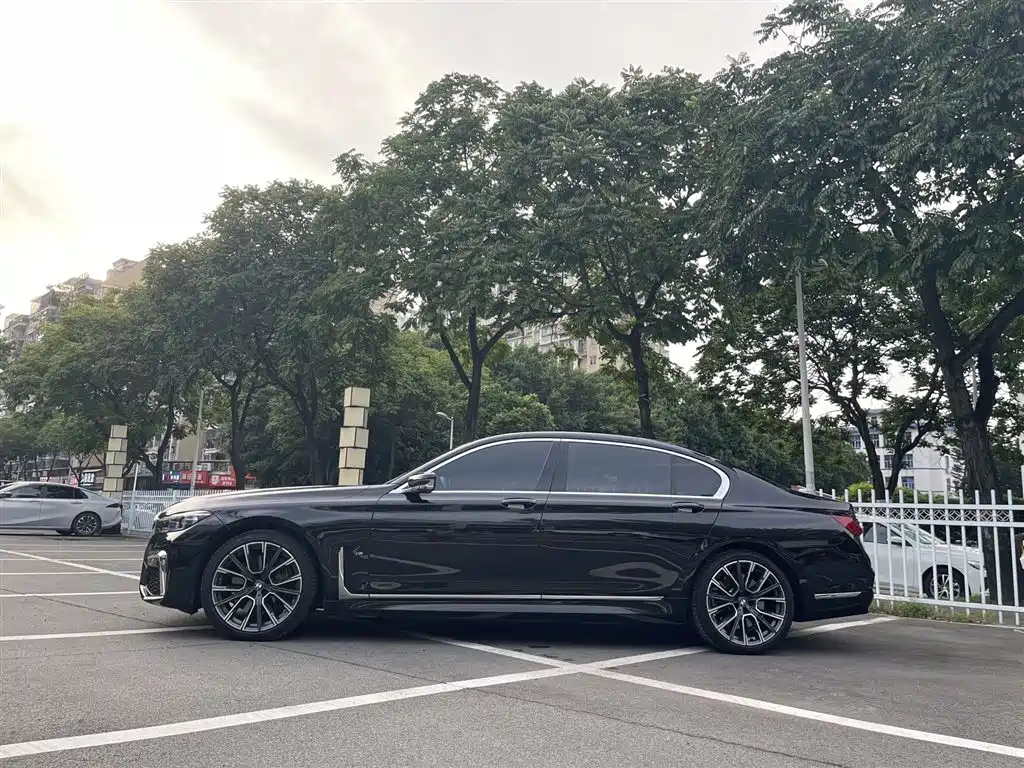 BMW 7 Series 2019 Facelift 750Li xDrive V8 M Sport Package фото 3