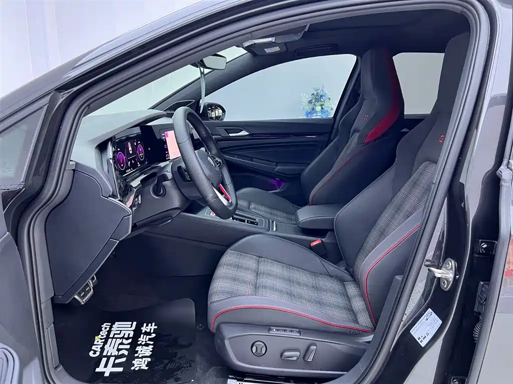VOLKSWAGEN GOLF GTI
