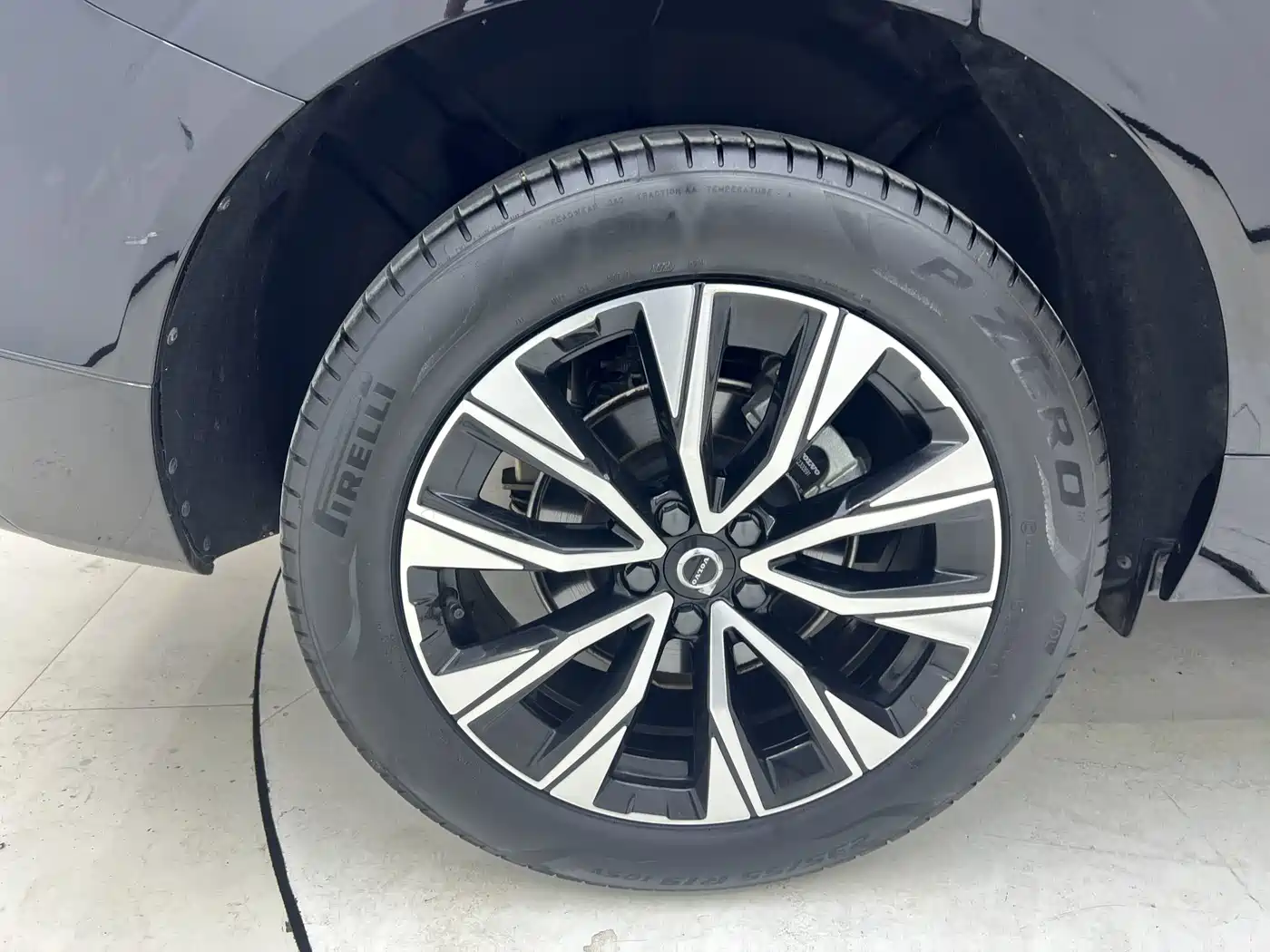 Volvo XC60 2025 2025 B5 AWD Smart Elite Luxury Edition
