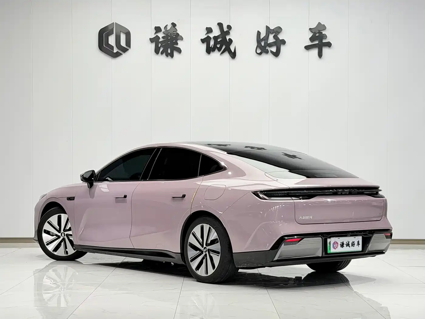Geely Galaxy Galaxy E8 2024 2024 665km RWD Starship Voyager Edition