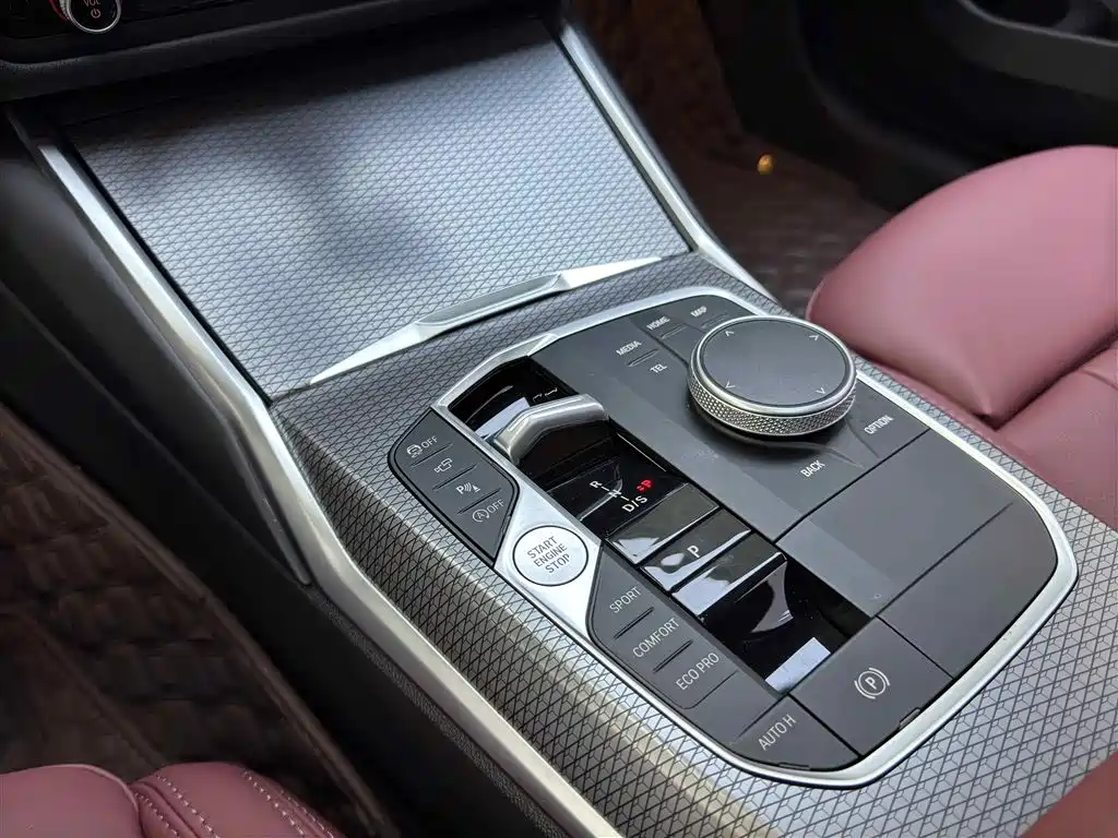 BMW 3 Series 2023 325Li M Sport Black Night Package фото 13