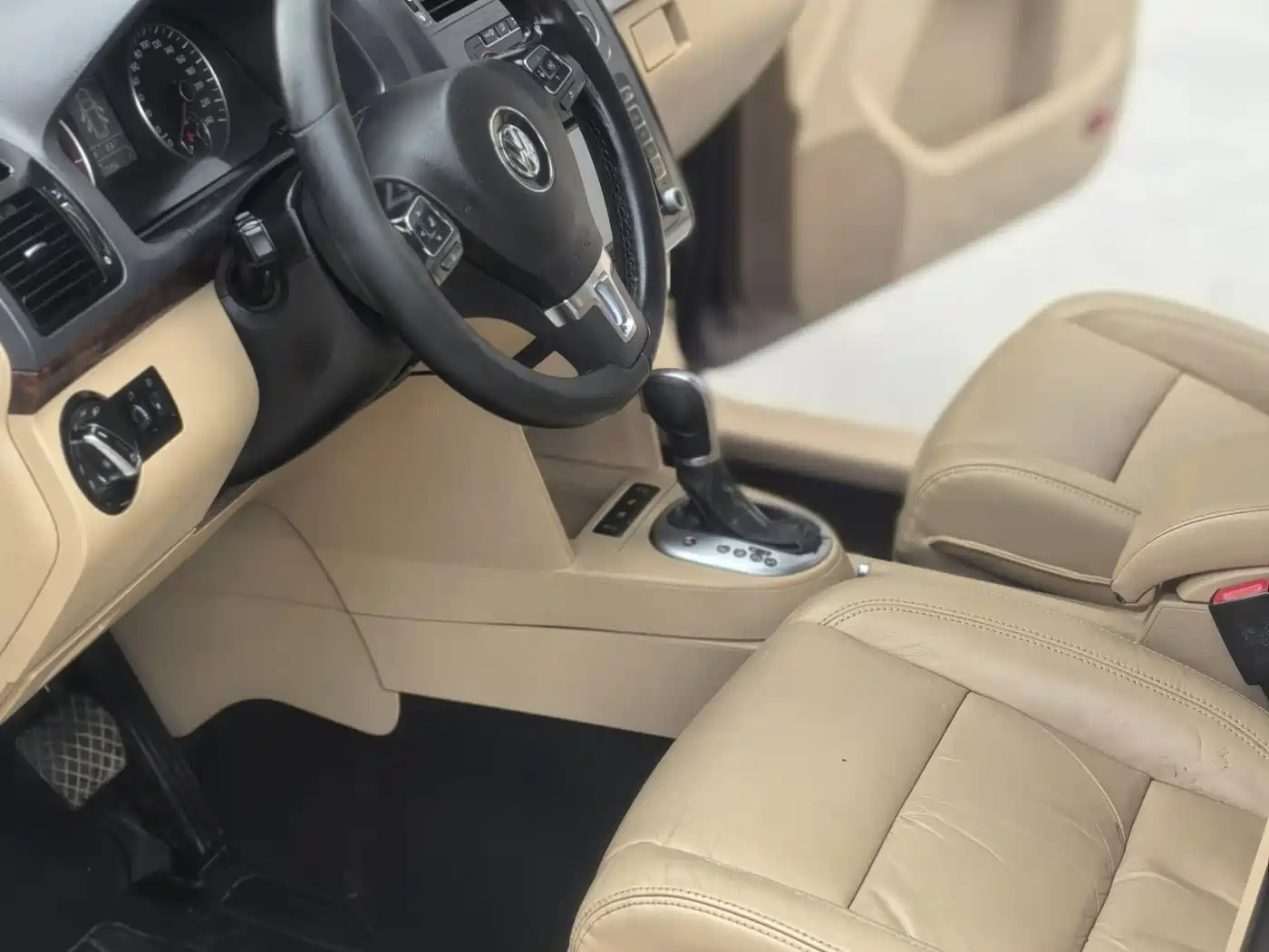 Volkswagen Touran 2011 1.4T DSG Intelligent Elite 5-seater фото 11