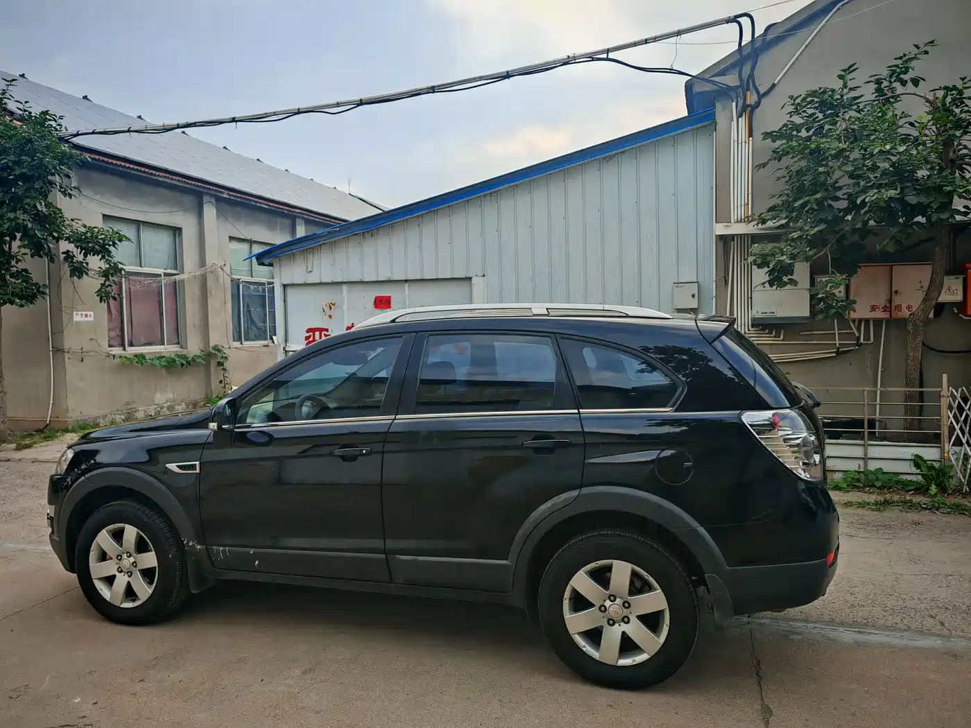 Chevrolet Captiva 2012 2012 Model 2.4L 2WD Urban Edition 5-Seater