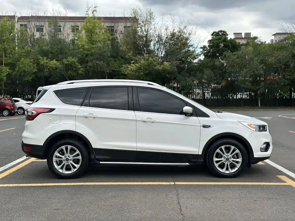 Photo 7 - Ford Kuga