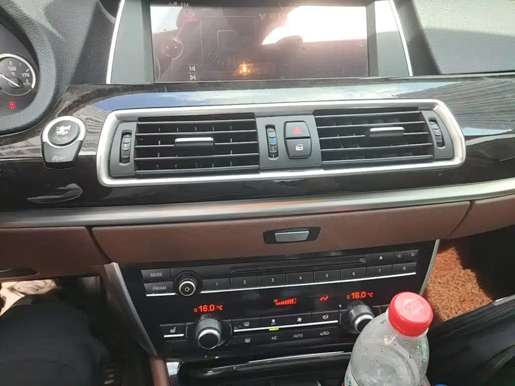 BMW 5 Series GT 2015 2014 528i Leading