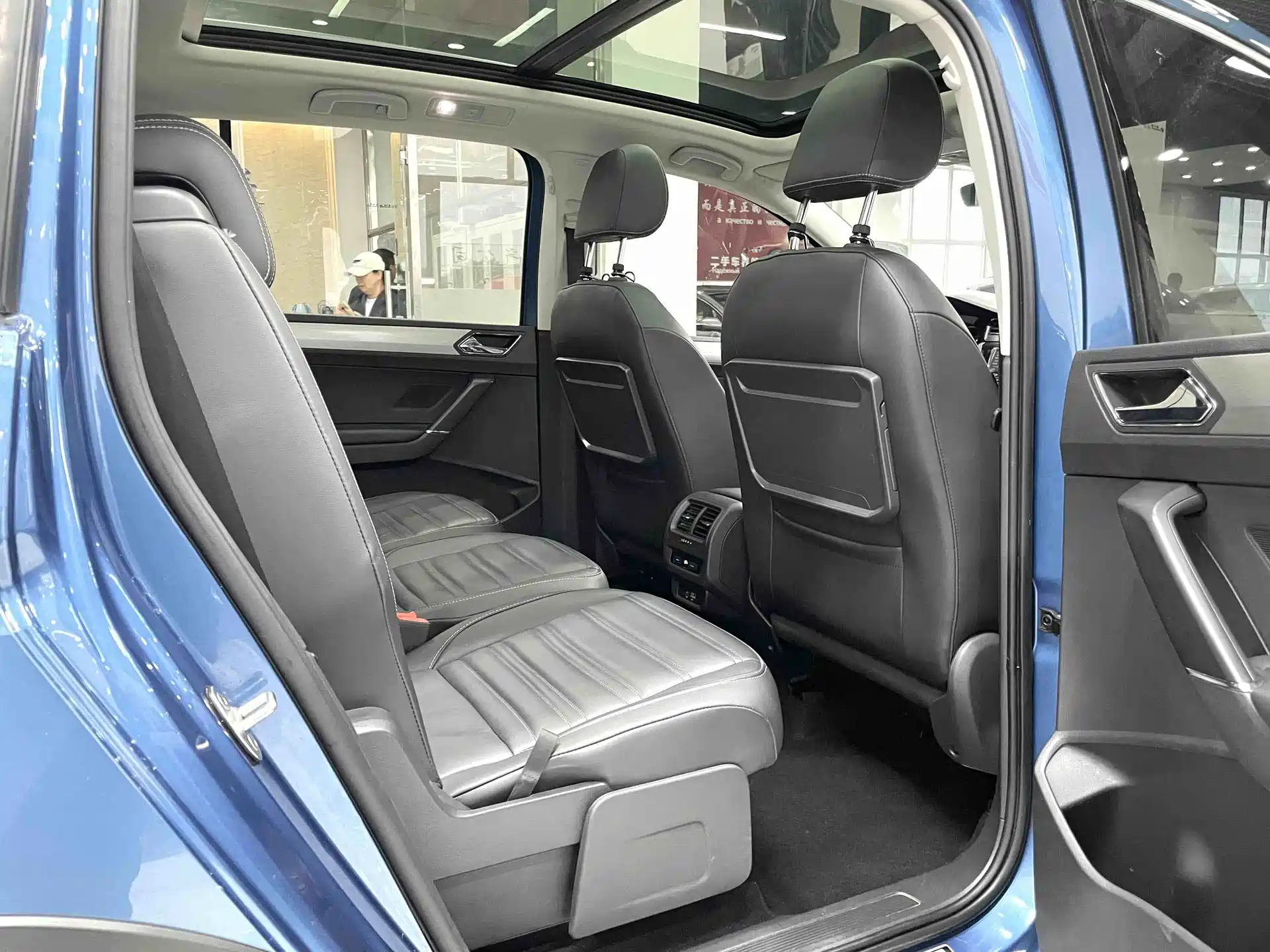 Photo 13 - Volkswagen Touran