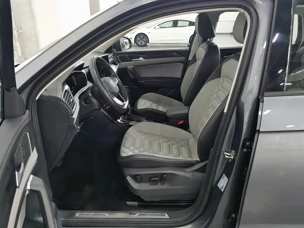 Volkswagen Tayron 2024 300TSI 2WD Luxury Plus Advanced фото 10