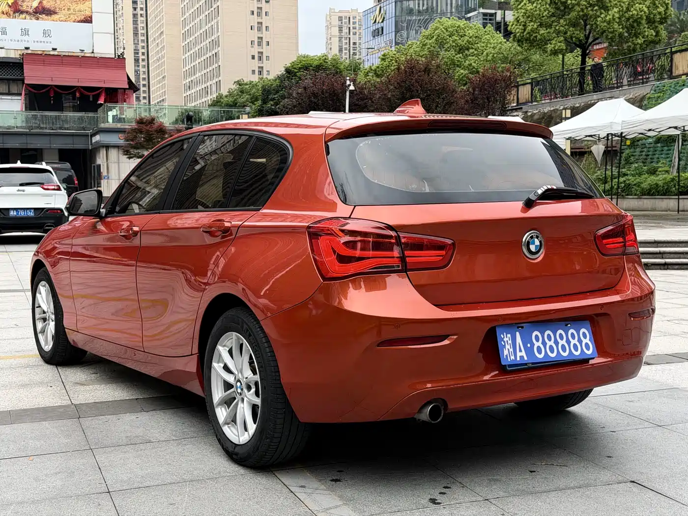 BMW 1 Series (Import) 2015 118i Leading фото 6