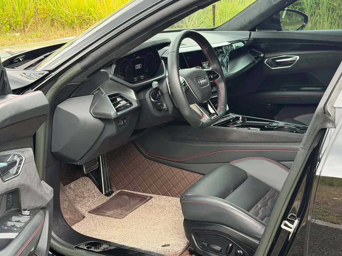Audi e-tron GT, миниатюра 6