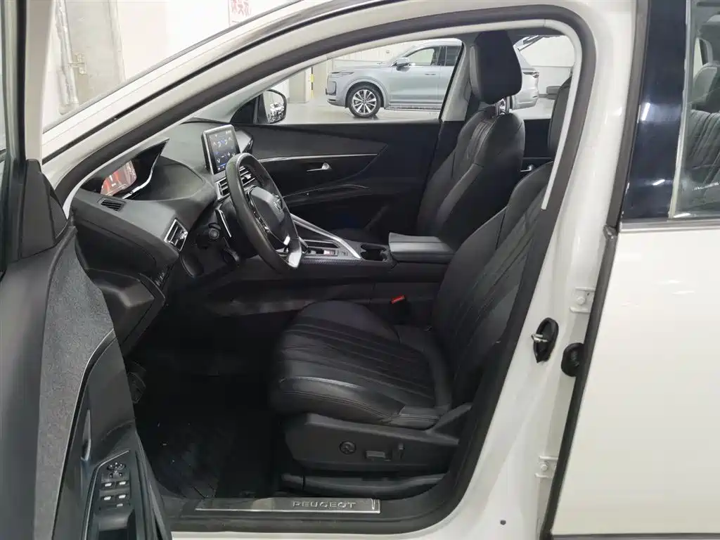 Peugeot 5008 2017 380THP 7-seat Luxury Edition фото 10