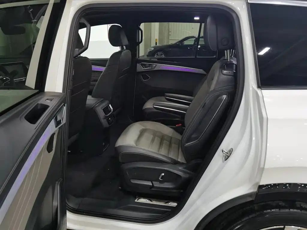 Volkswagen Talagon 2021 380TSI 4WD R-Line Explorer Edition фото 15