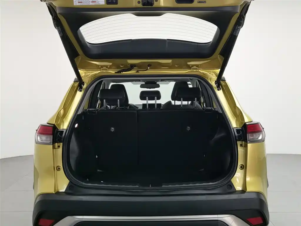 Toyota Frontlander 2022 2.0L CVT Luxury PLUS Edition фото 16