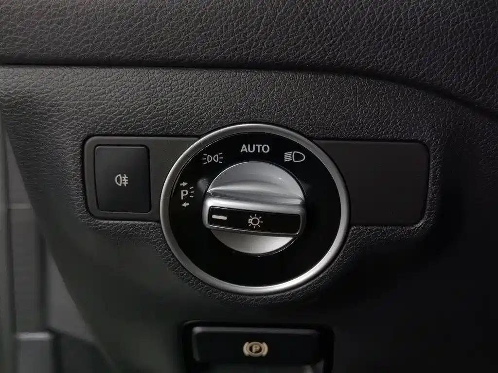Mercedes-Benz CLA (Import) 2016 Facelift CLA 260 4MATIC фото 21