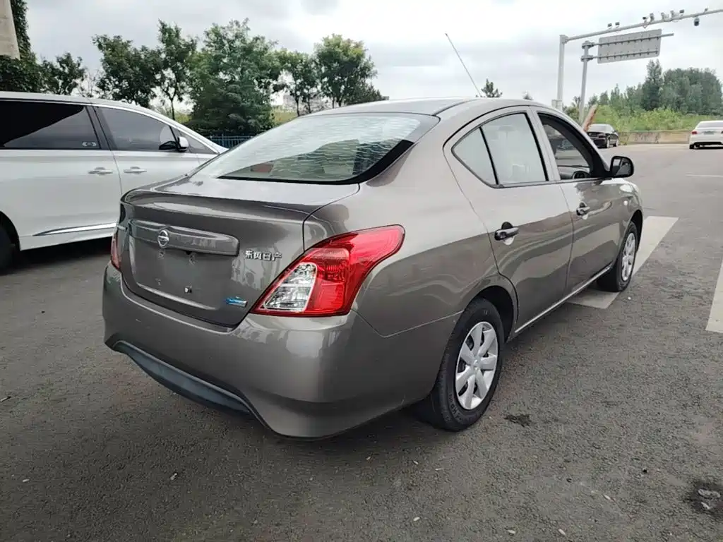 Nissan Sunny 2017 2016 1.5XE Manual Leading Edition