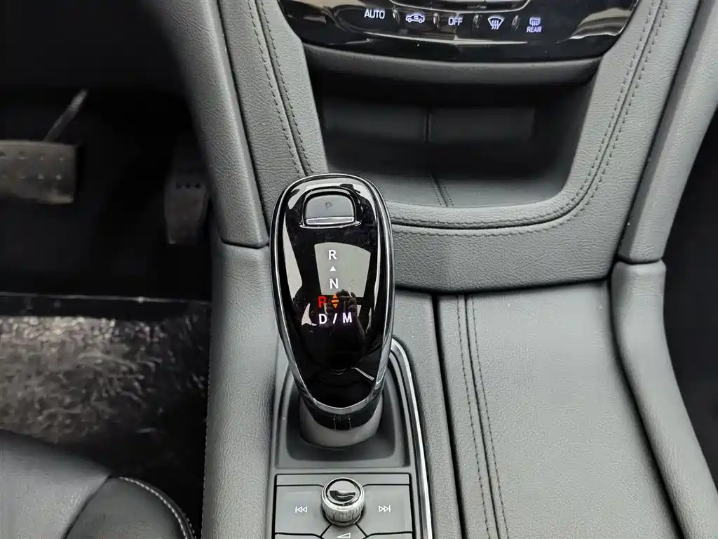 Cadillac XT5 2022 2.0T 2WD Luxury фото 13