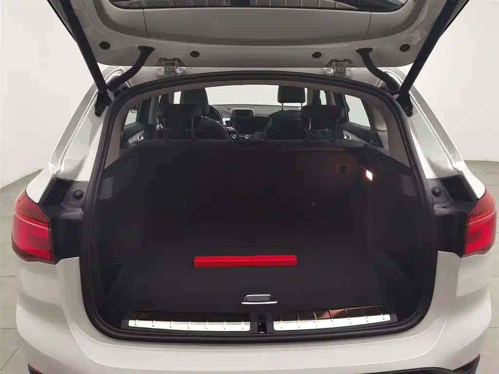 BMW X1 2018 sDrive20Li Leading Model фото 16