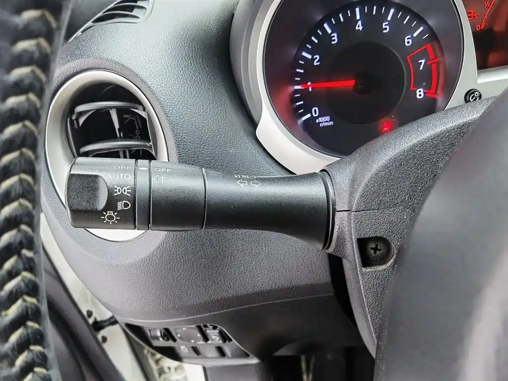 Infiniti ESQ 2014 1.6L Free Edition фото 21