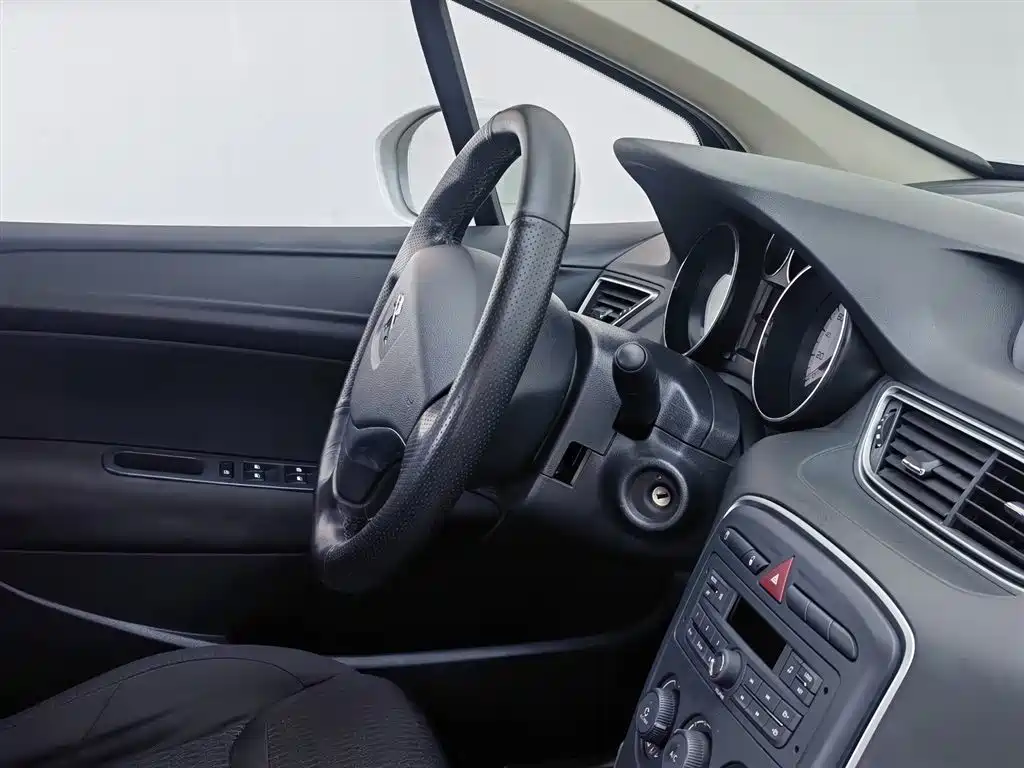 Peugeot 308 2013 Model 1.6L Automatic Superior Style фото 22