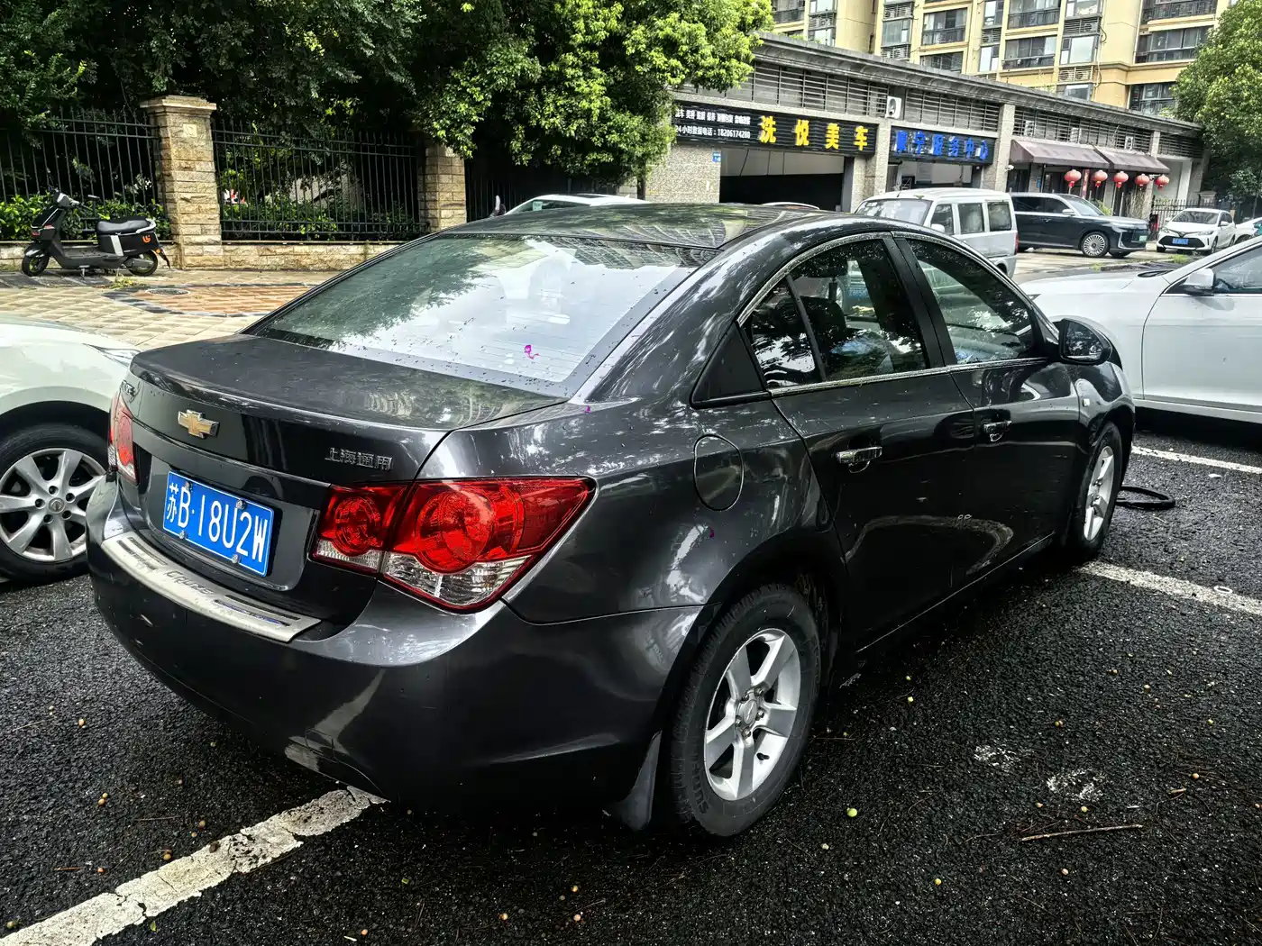 Фото 4 - Chevrolet Cruze
