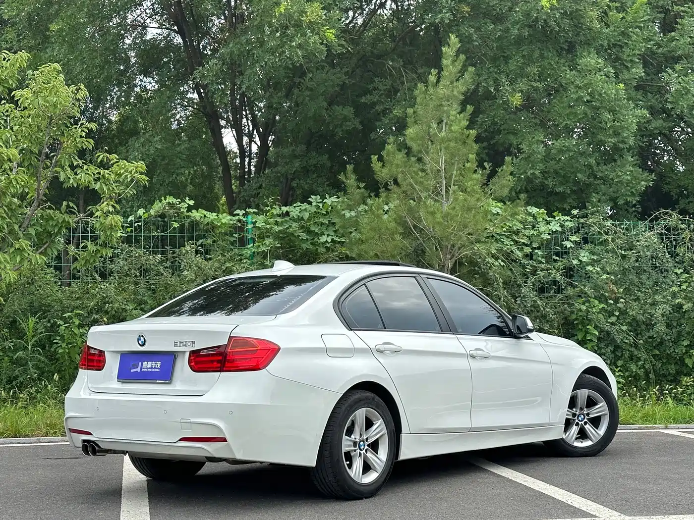 Фото 17 - BMW 3 Series