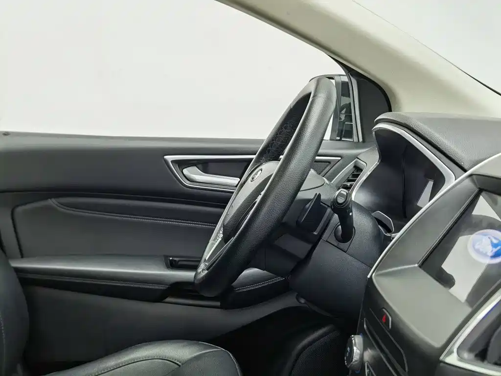 Photo 22 - Ford Edge